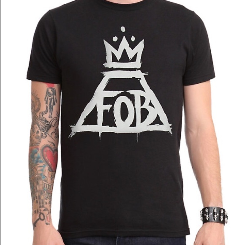 Fall Out Boy Crown T-shirt w/ NWOT  Earrings